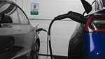 Almanya'da asırlık otomotiv devri kapanıyor: Elektrikli otomobiller o listede ilk kez zirveyi ele geçirdi