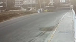 Sultanbeyli'de otomobil İETT otobüsüne çarptı: Yaralılar var