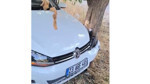 Elazığ’da kontrolden çıkan otomobil ağaca çarptı: 2 yaralı