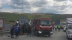 Beton mikseri devrildi: Sürücü araçta sıkıştı