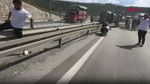 Kocaeli’de beton mikseri bariyerlerin arasına devrildi: Sürücü kabinde sıkıştı