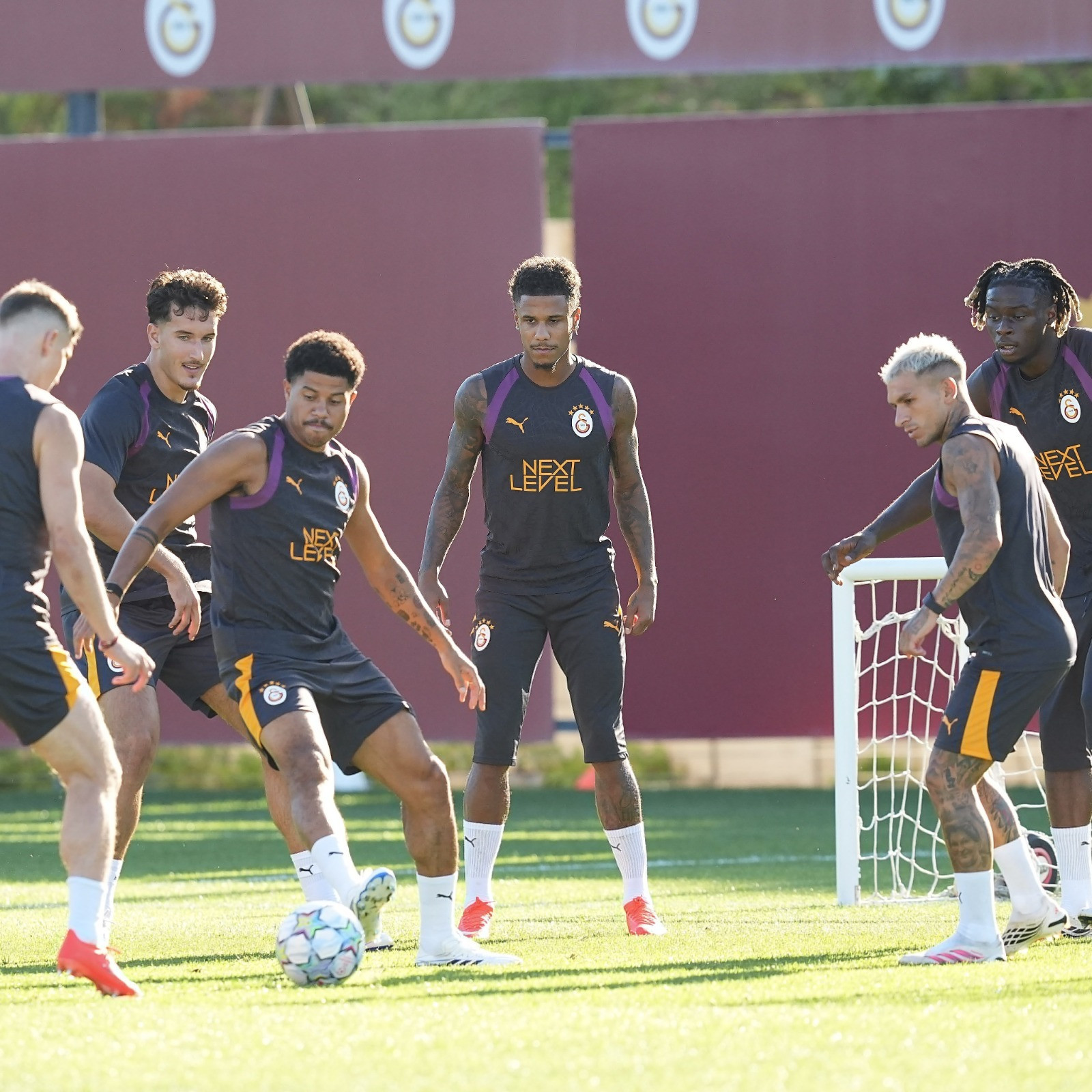 Galatasaray'da Sporting mesaisi sürüyor - Resim : 1