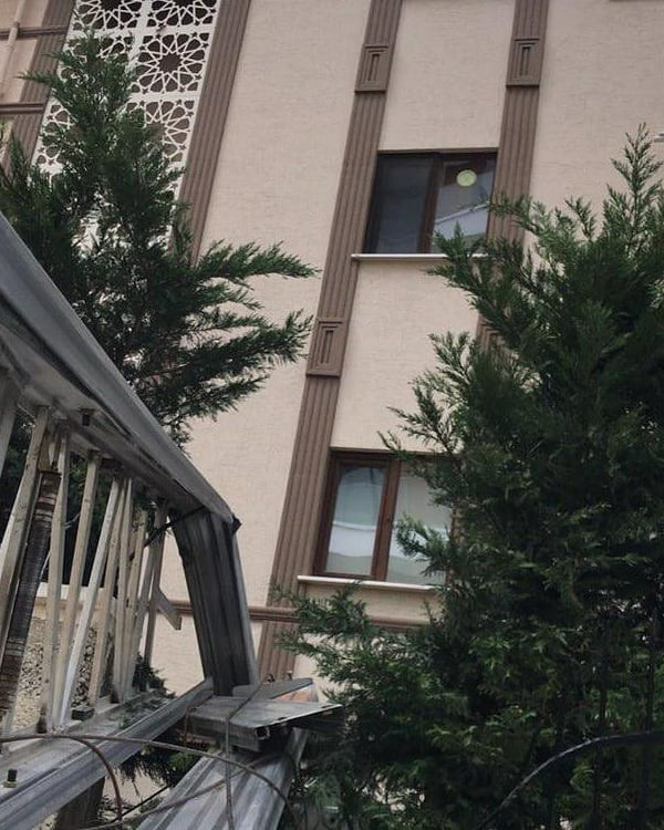 Şiddetli rüzgar vinç devirdi - Resim : 5