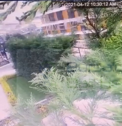 Şiddetli rüzgar vinç devirdi - Resim : 2