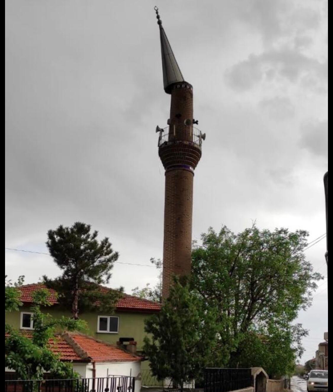 Kabus gecesi. Çatılar uçtu duraklar devrildi araçlar zarar gördü - Resim : 13