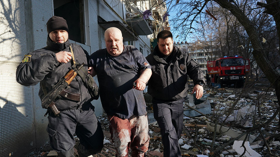 Ruslar Ukrayna'da sivillere ölüm yağdırıyor - Resim : 3