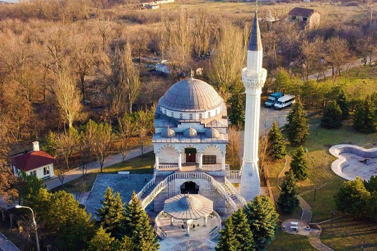 Rusların kuşattığı Mariupol kentinde 34’ü çocuk 86 Türk sığındıkları camide mahsur kaldı - Resim : 1
