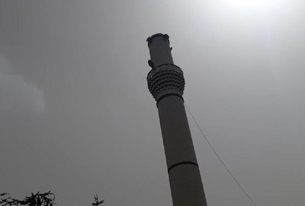 Yozgat'ta çatılar kağıt gibi yırtıldı, Minareler yıkıldı - Resim : 2