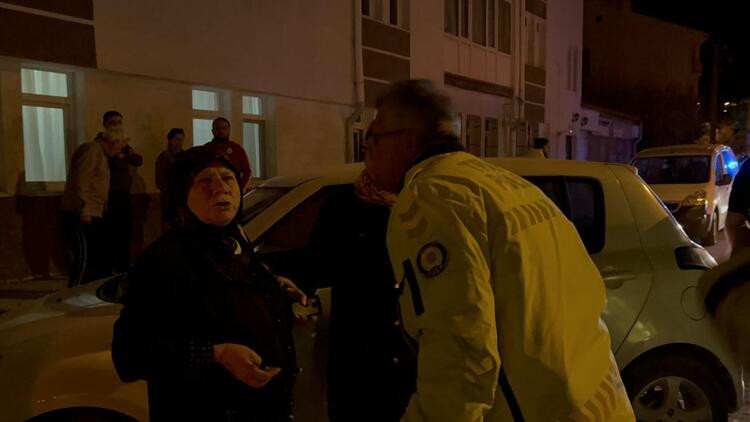 Alkollü sürücü polisi görünce tanımadığı ailenin evine girmeye çalıştı. Annesi de ''oğlum doktor parasıyla değil mi içer'' diye savundu - Resim : 4