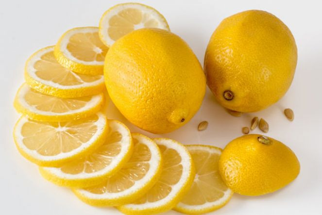 Limonu sadece mutfakta kullanmayın! Limonun kimsenin bilmediği rahatlatıcı faydaları - Resim : 1