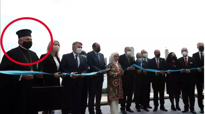 Erdoğan&rsquo;la birlikte ABD&rsquo;de T&uuml;rkevi&rsquo;ni a&ccedil;an papazdan skandal s&ouml;zler: T&uuml;rk askeri Kıbrıs'tan &ccedil;ekilmeli - Resim : 1