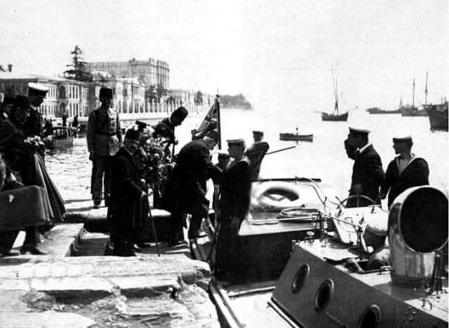 TBMM&rsquo;nin hain ilan ettiği Vahdettin İngiliz gemisine binerken. İşte savundukları adam - Resim : 6