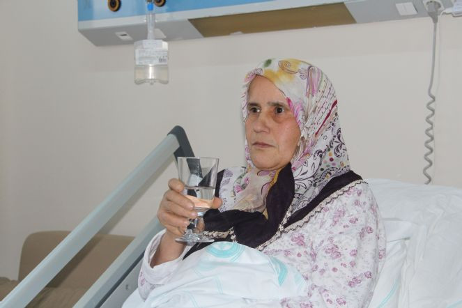Yüz binde bir görülüyor. 20 yıl sağlıklı şekilde yiyip içemedi - Resim : 3