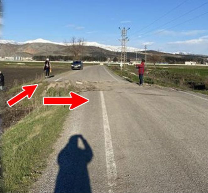 Yollar ve demiryolları yer değiştirdi. Türkiye 3 metre kaydı. Kandilli Rasathanesi Müdürü haklı çıktı - Resim : 1