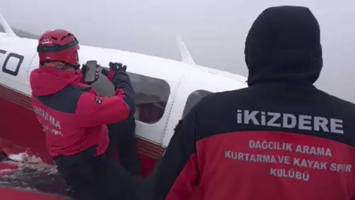 Türkiye'de düşen uçaktan bir kişi sağ kurtuldu