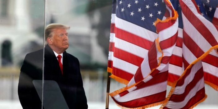 Twitch Trump'ı süresiz engelledi