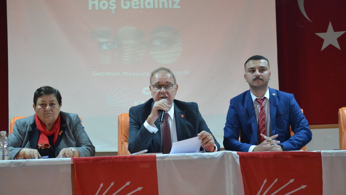 aa-20230917-32171934-32171930-chp-sozcusu-faik-oztrak-karaman-il-baskanligi-olagan-kongresinde-konustu.jpg