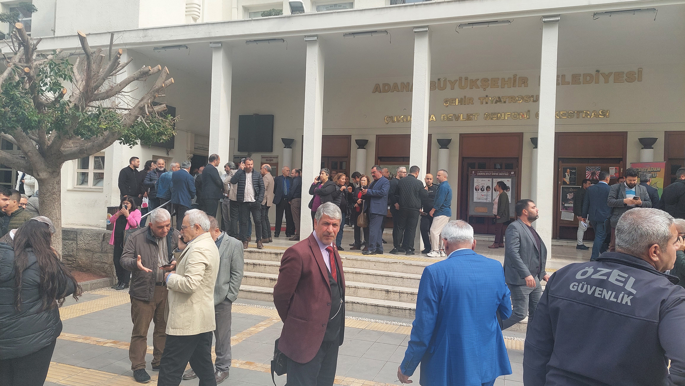 adanada-baskan-karalarin-ozel-kalem-mudur-vekili-makaminda-vuruldu-2-3014-dhaphoto6-001.jpg