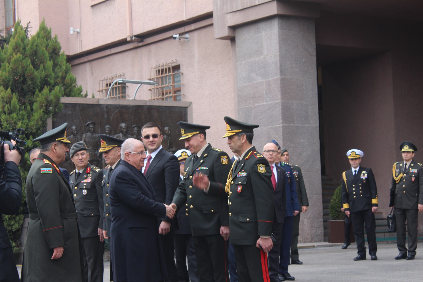 bakan-guler-azerbaycanli-mevkidasi-hasa-yenicag1.jpg