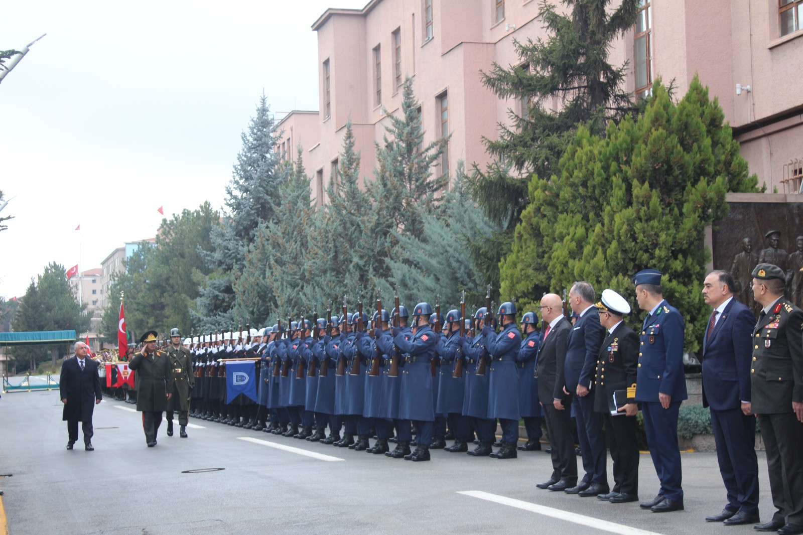 bakan-guler-azerbaycanli-mevkidasi-hasa-yenicag5.jpg