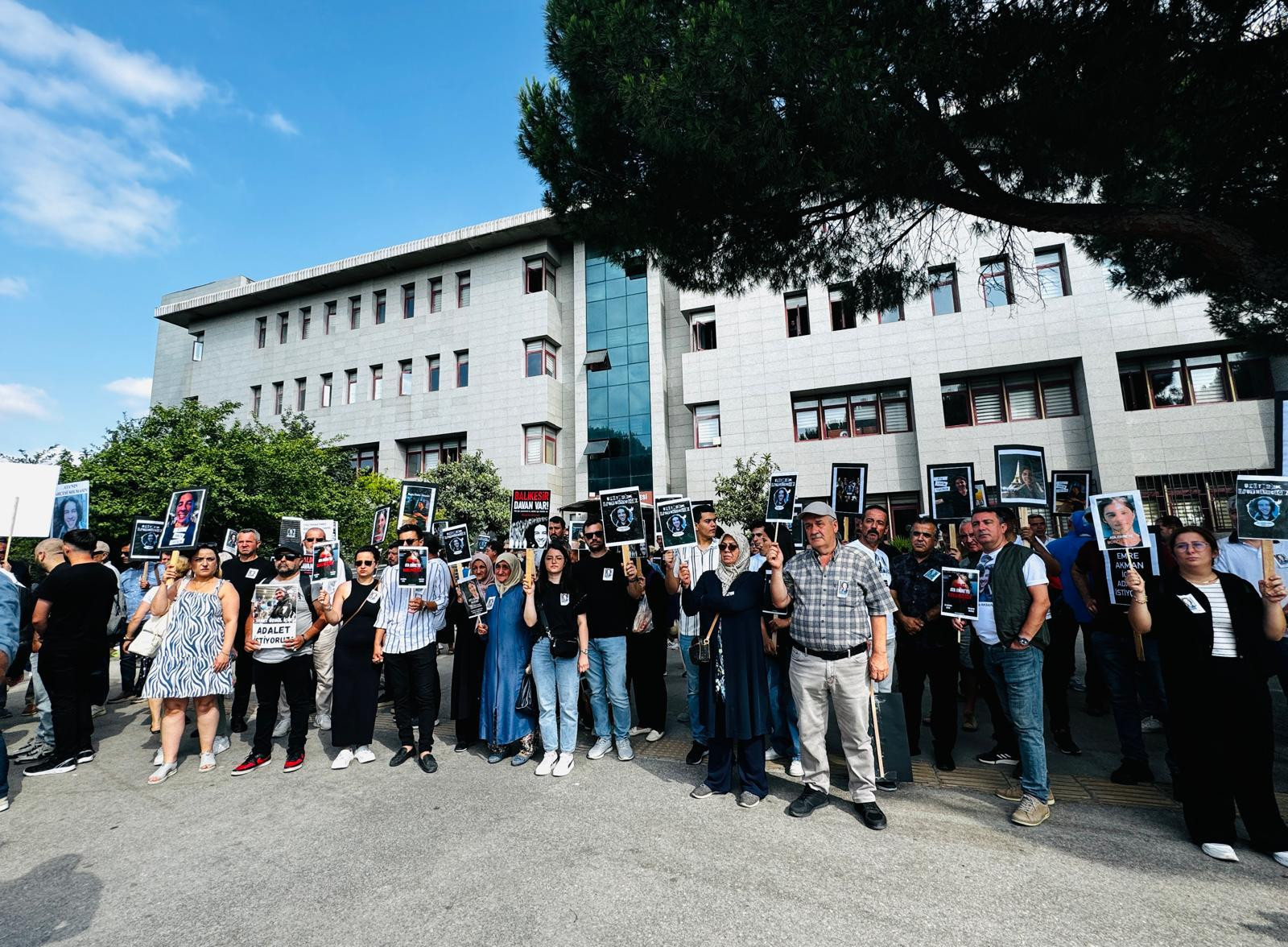 universiteli-kurye-ata-emre-akmanin-katili-25-bicak-darbesini-hatirlamadi-yenicag-25-001.jpg