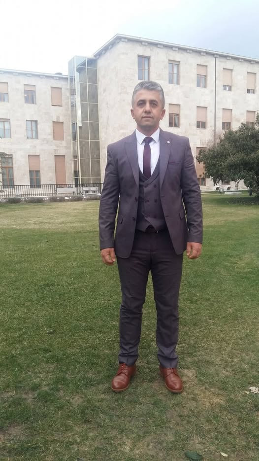 kocaelide-korkunc-kaza-yem-karma-makinesine-sikisan-muhtar-oldu-yenicag-3.jpg