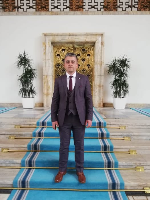 kocaelide-korkunc-kaza-yem-karma-makinesine-sikisan-muhtar-oldu-yenicag-4.jpg