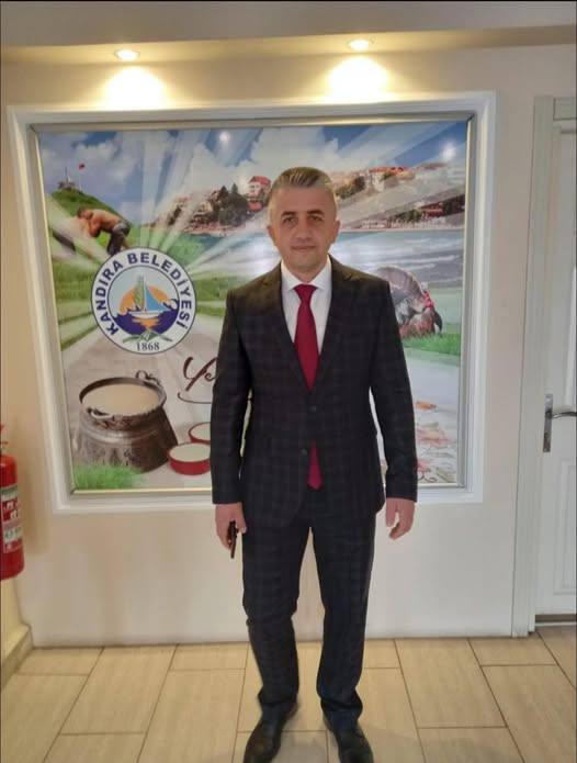 kocaelide-korkunc-kaza-yem-karma-makinesine-sikisan-muhtar-oldu-yenicag-5.jpg