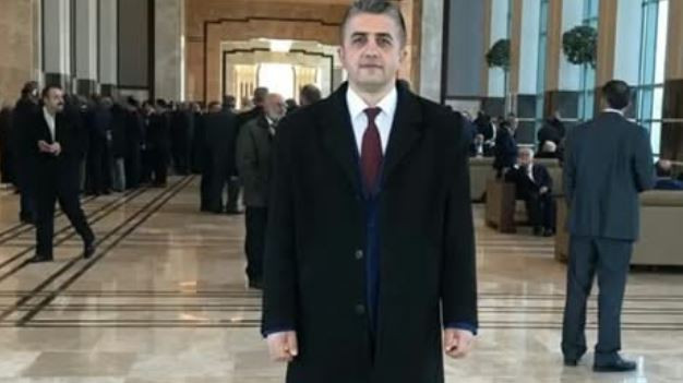 kocaelide-korkunc-kaza-yem-karma-makinesine-sikisan-muhtar-oldu-yenicag-6.jpg