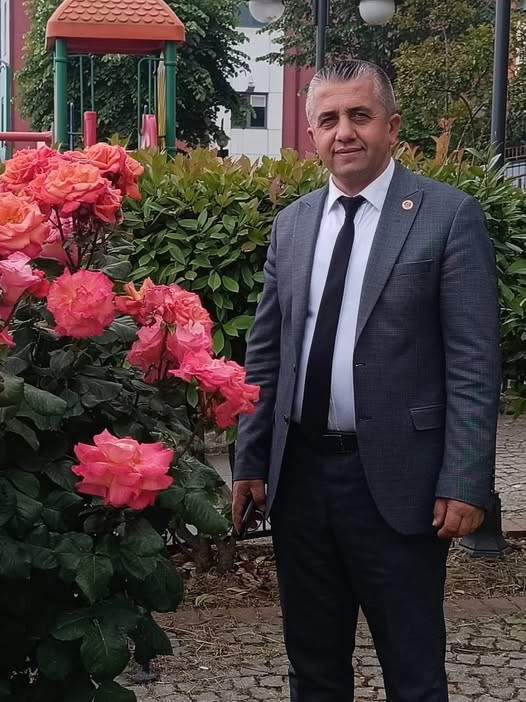 kocaelide-korkunc-kaza-yem-karma-makinesine-sikisan-muhtar-oldu-yenicag-9.jpg