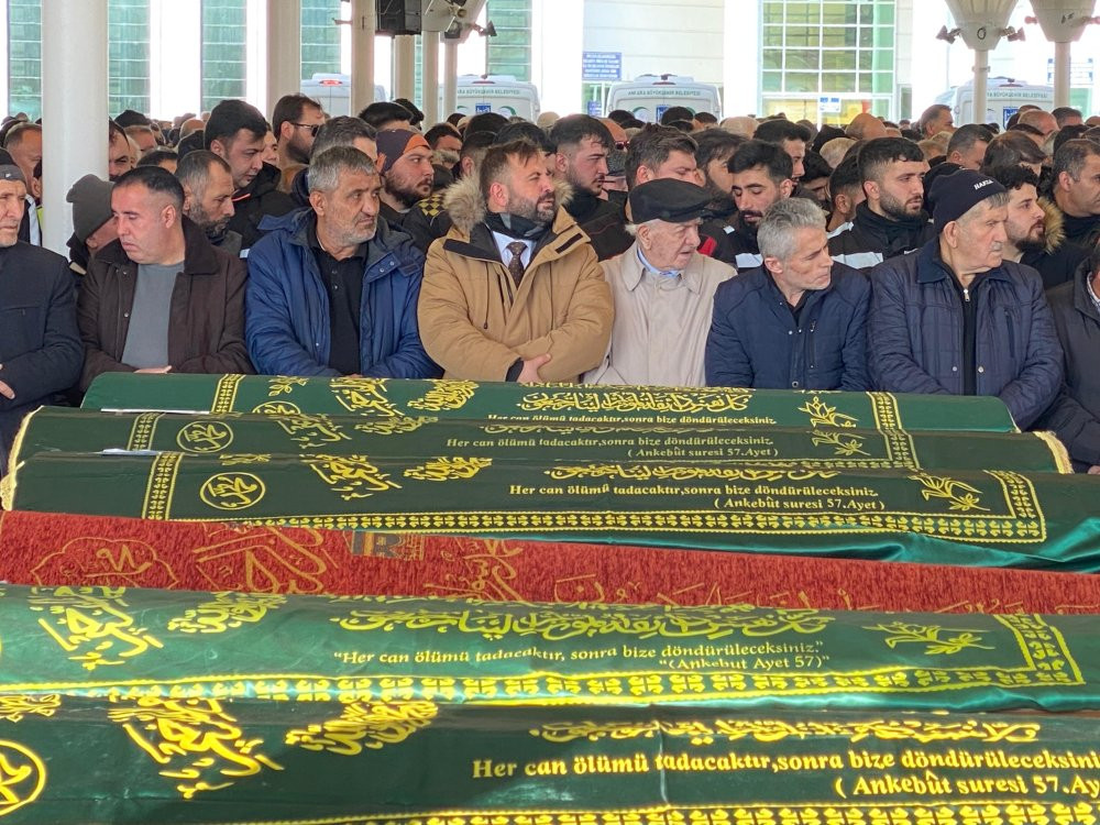 Kazada ölen motokurye, son yolculuğuna uğurlandı