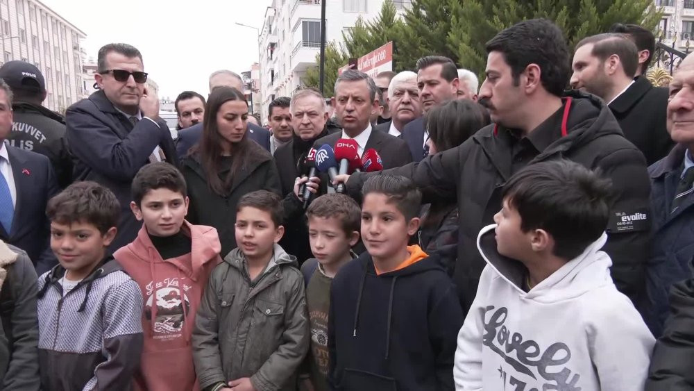 &Ouml;zg&uuml;r &Ouml;zel'den Erdoğan'ı terletecek soru!