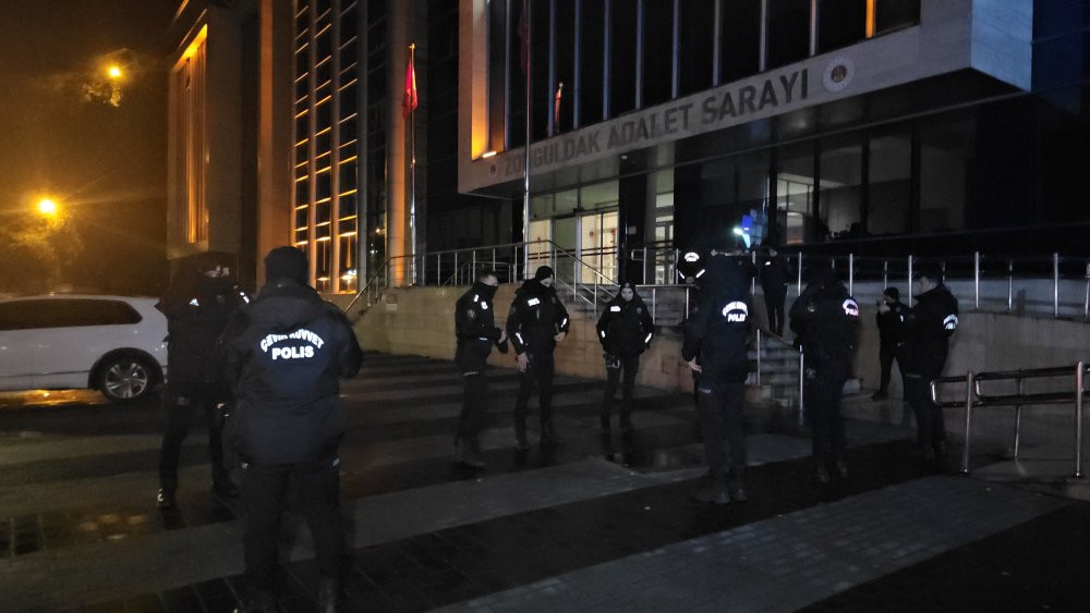 Zonguldak’ta ‘tefeci’ operasyonu: Gözaltına alındılar