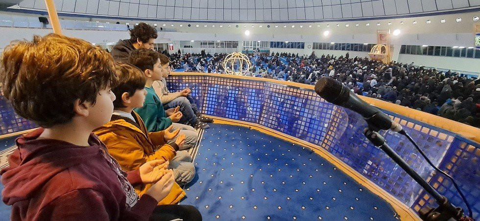Erzincanlılar Berat Kandilinde camileri tıklım tıklım doldurdu
