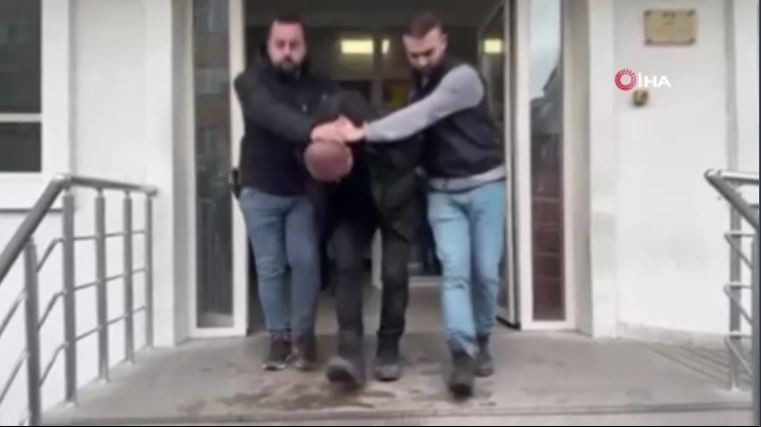 stanbulda-dehset-uzaklastirma-cezasi-bitti-eski-esini-sokak-ortasinda-bicakladi-yenicag-1.jpg