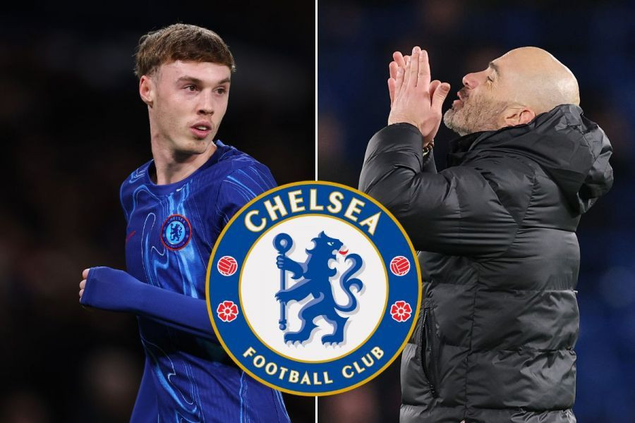 cole-palmer-and-enzo-maresca-with-a-chelsea-logo.jpg
