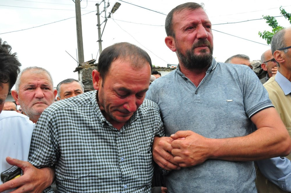 Annesinin feryadı yürekleri dağladı! Tabutun üstündeki sır