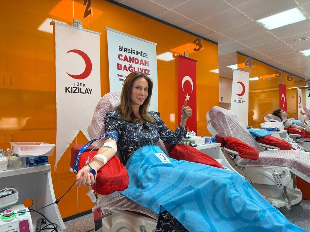 kizilayin-birbirimize-candan-bagliyiz-kampanyasina-unlulerden-tam-destek-yenicag-2.jpg