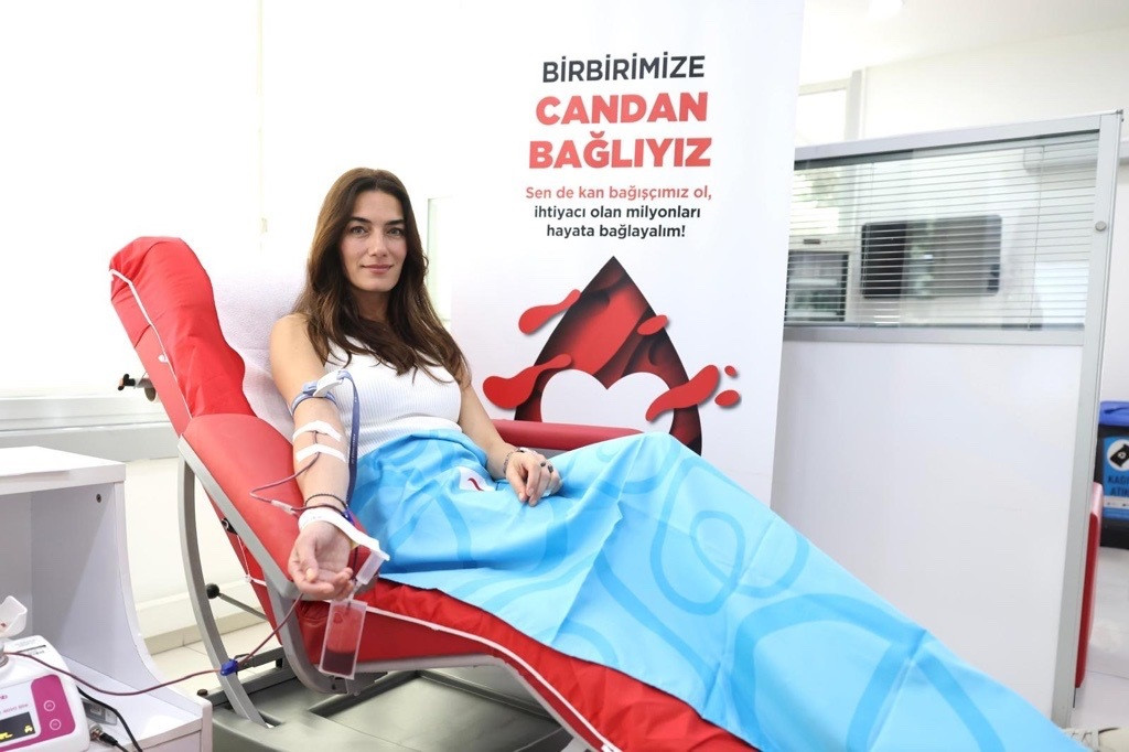 kizilayin-birbirimize-candan-bagliyiz-kampanyasina-unlulerden-tam-destek-yenicag-4.jpg