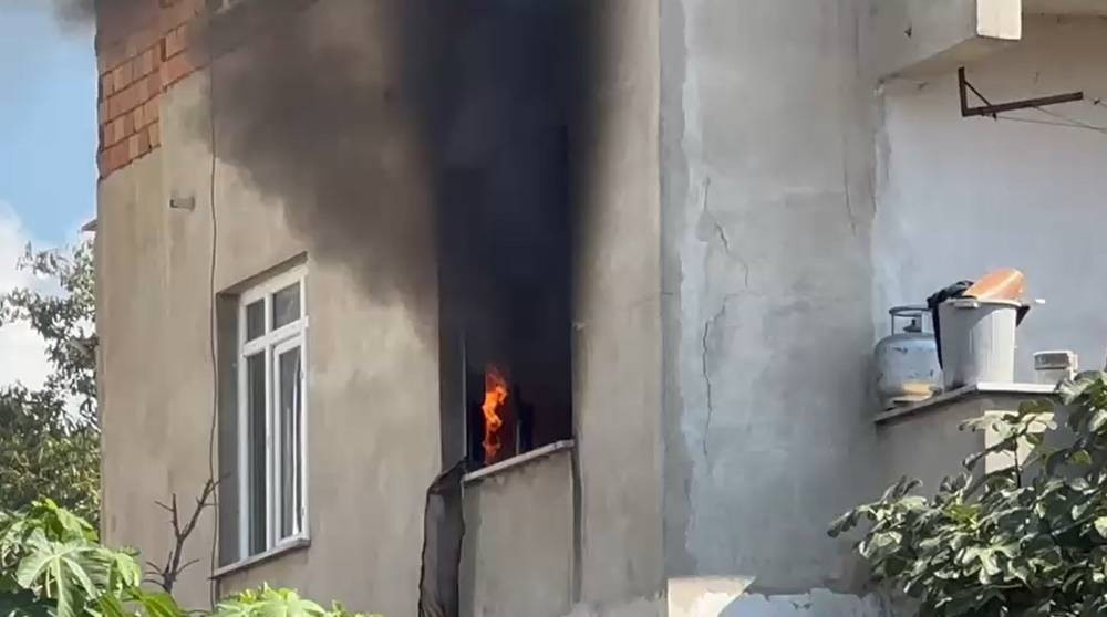 Alevler arasında nefes kesen kurtarma operasyonu