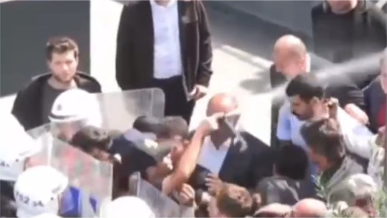 chpli-gokcekten-bakan-yerlikayaya-biber-gazi-emrini-siz-mi-verdiniz-s1ff.jpg
