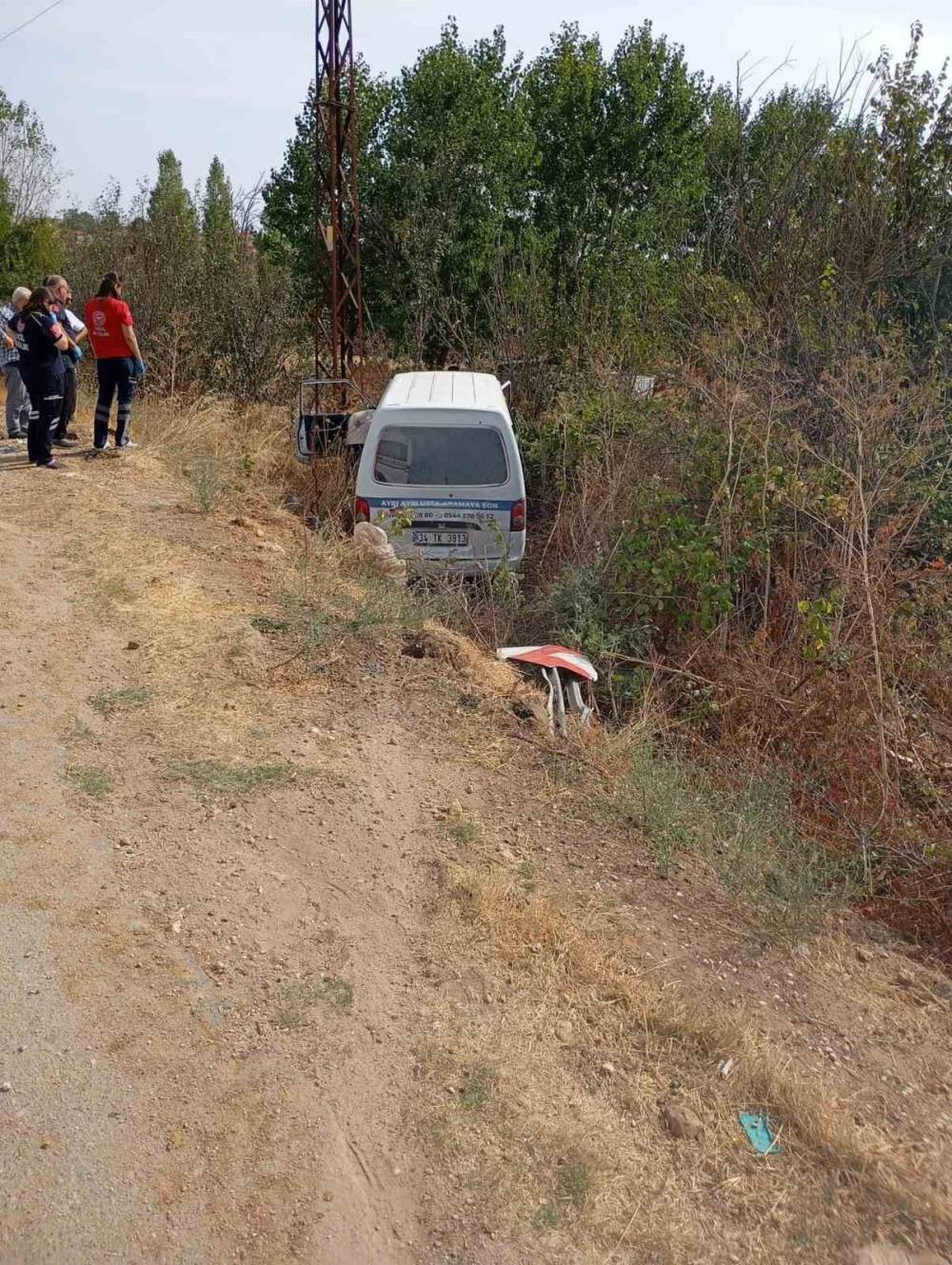 Pınarhisar&rsquo;da panelvan ara&ccedil; şarampole u&ccedil;tu: 2 yaralı