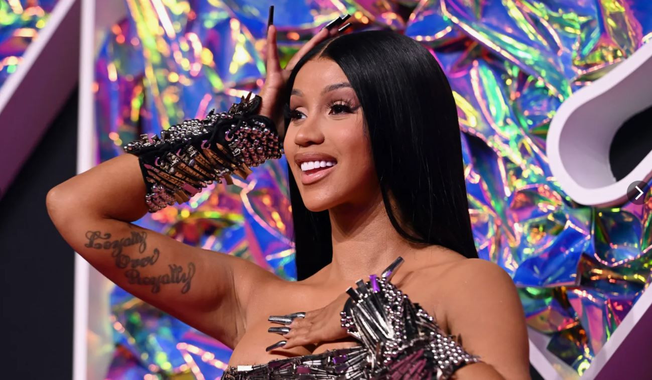 dunyaca-unlu-rapci-cardi-b-metroyu-salladi-album-tanitimi-sasirtti-fare-panigi-yenicag-16.jpg