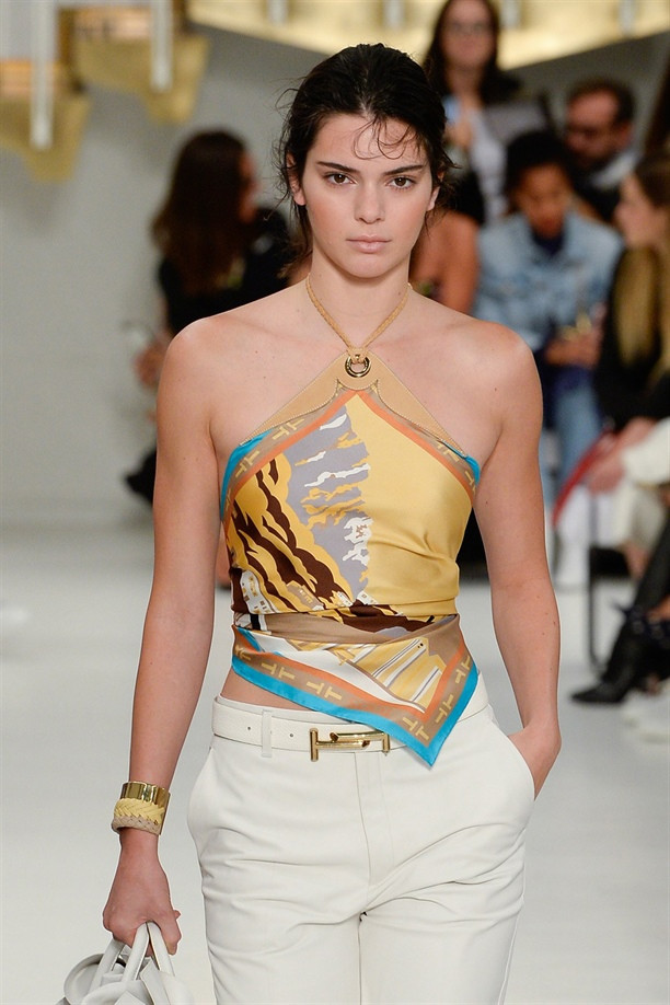 kendall-jenner-podyumlara-veda-ediyor-yeni-tutkusu-ortaya-cikti-yenicag-20.jpg
