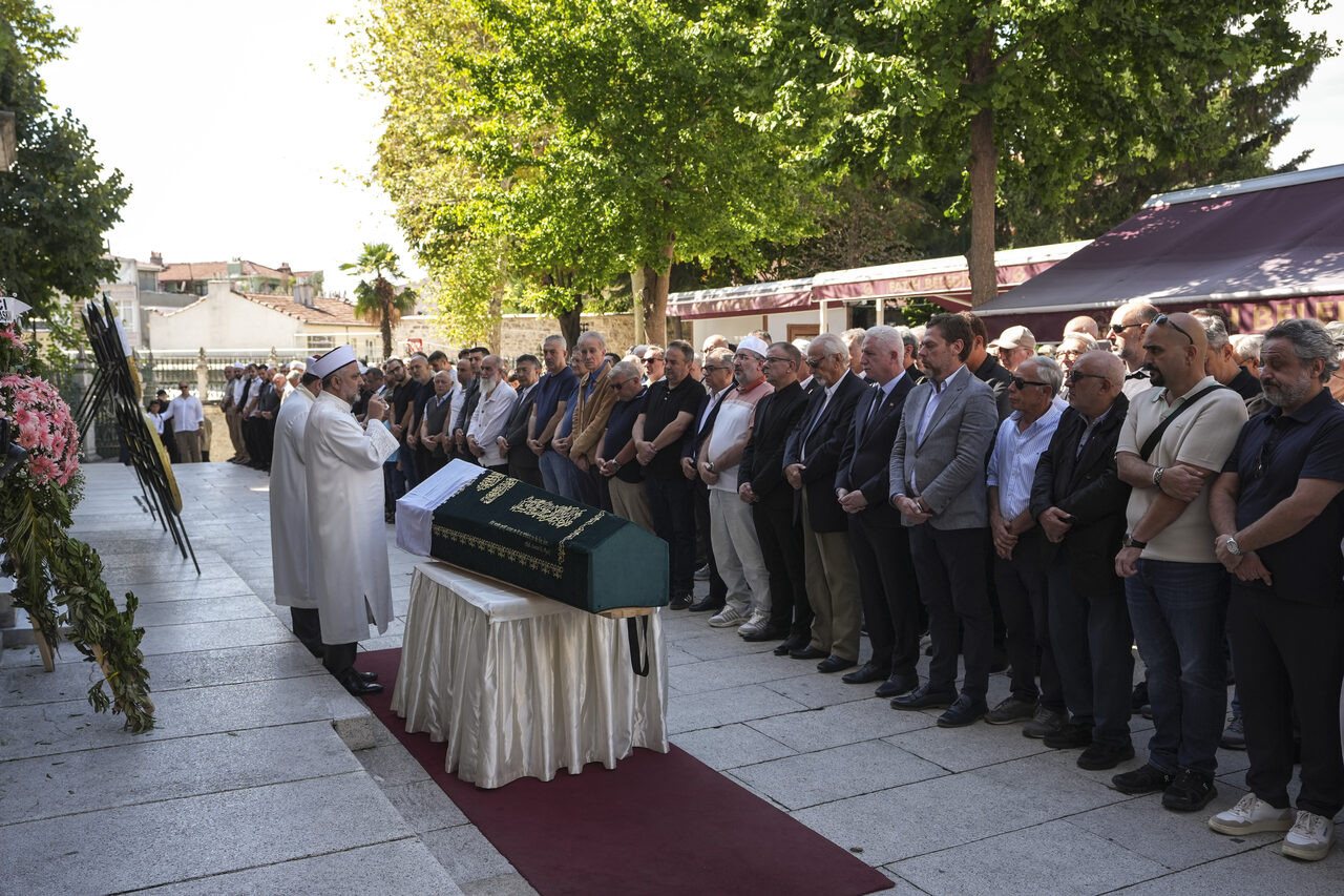 aa-20250920-39173960-39173955-veysel-karaninin-torunu-gulden-samirin-cenazesi-istanbulda-defnedildi.jpg