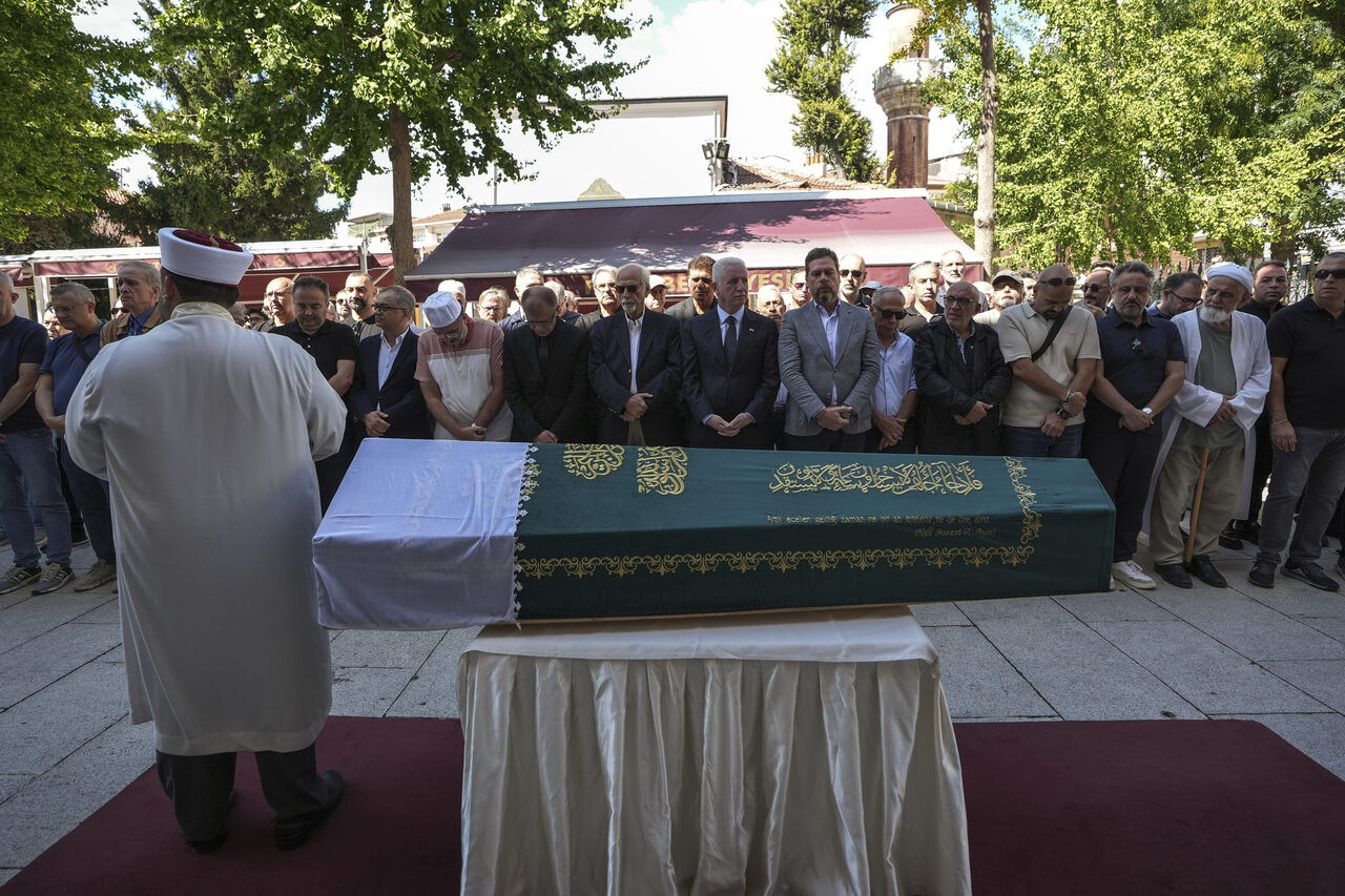 aa-20250920-39173960-39173956-veysel-karaninin-torunu-gulden-samirin-cenazesi-istanbulda-defnedildi.jpg