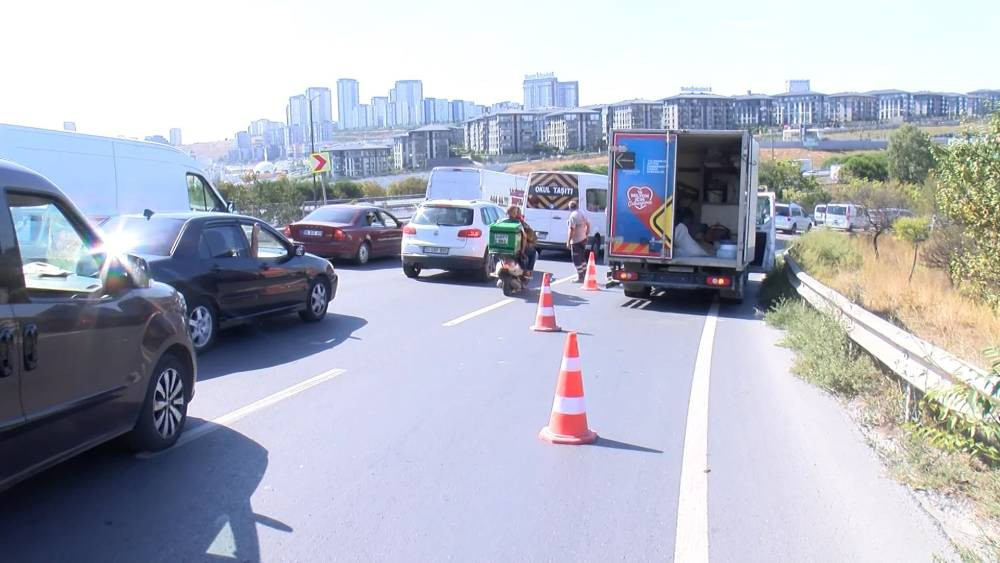 TEM yan yolu mermer kapladı! İstanbul trafiği felç oldu