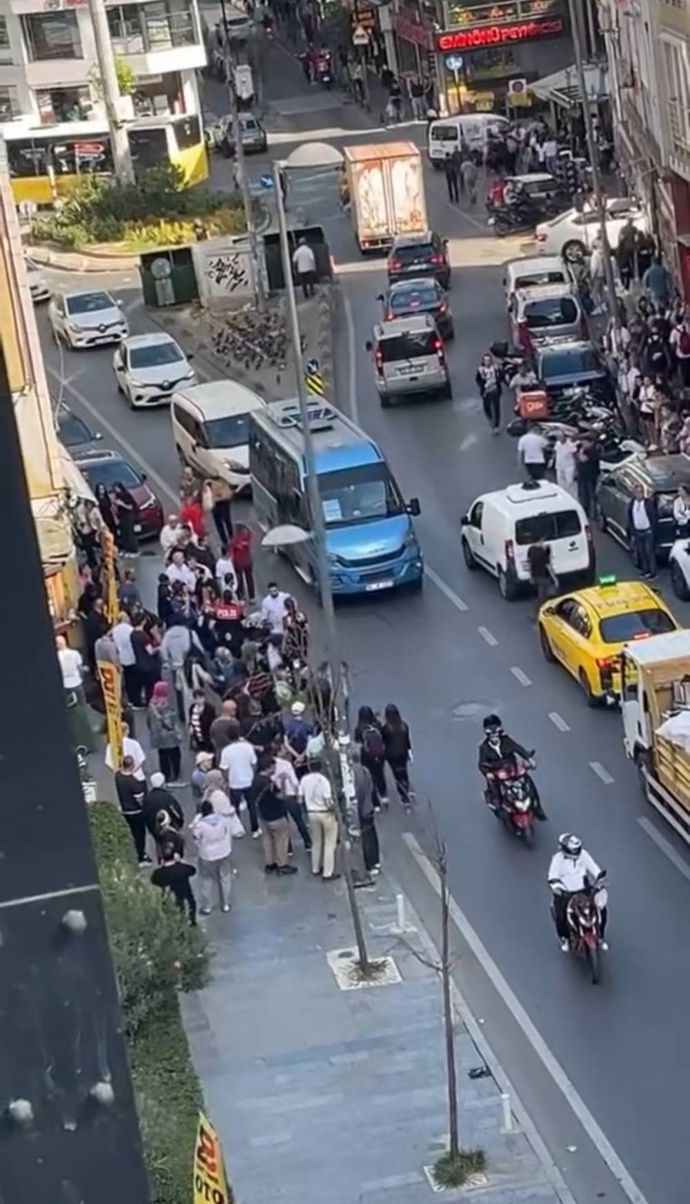 İstanbul’da avukata silahlı saldırı! Tetikçi kaçarken yere düştü