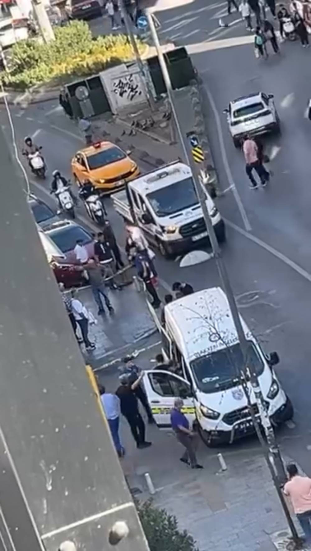 İstanbul’da avukata silahlı saldırı! Tetikçi kaçarken yere düştü