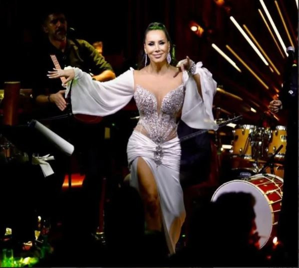 asena-geri-dondu-40-milyonluk-bentleyle-gundemde-yenicag-6.jpg